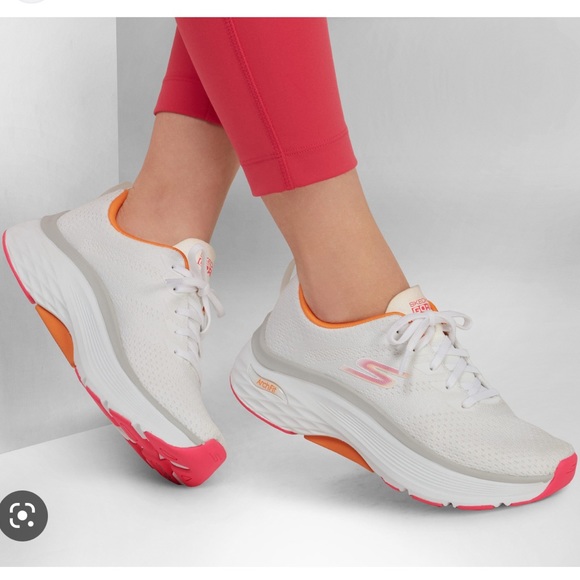‼️Last 1‼️Skechers Women's Max Cushioning Arch Fit Walking Sneakers - Picture 3 of 15